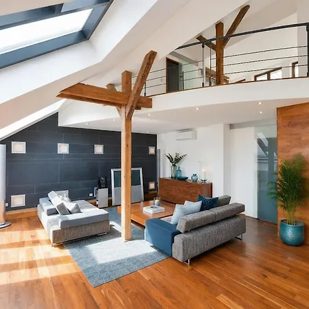 Luxury Two-bedroom Penthouse With Terrace And Ac * Praga