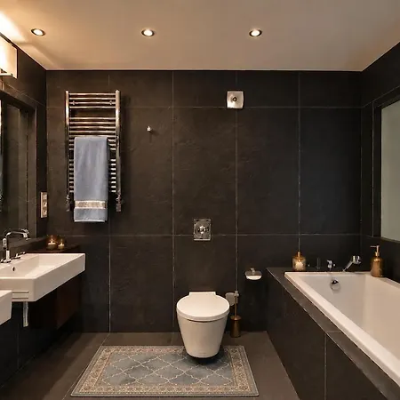 Luxury Two-bedroom Penthouse With Terrace And Ac Appartamento Praga